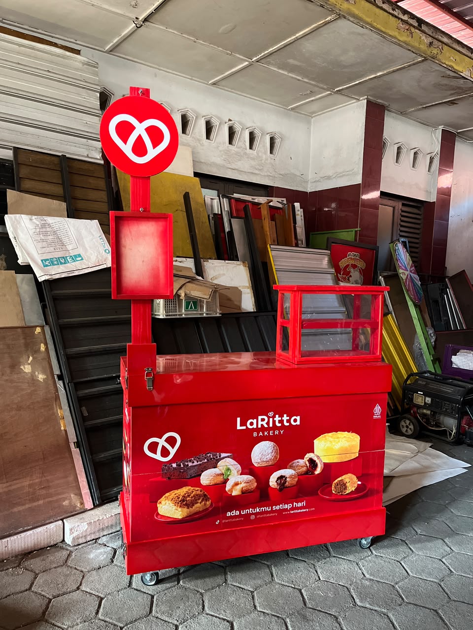 Booth Koper dengan sticker branding custom